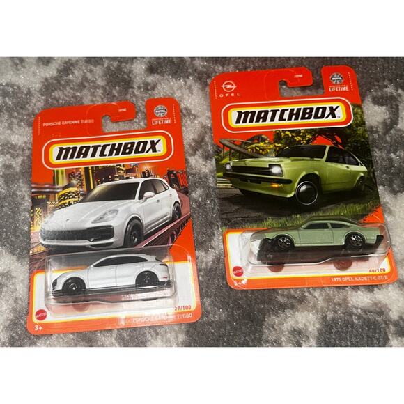 Matchbox Miniature Gas pump Sounds & Two Cars (NWT) - Picture 2 of 4